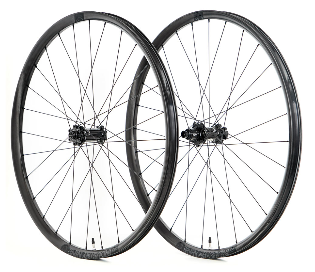 Fälgar, Hjulset och navsats i Lager