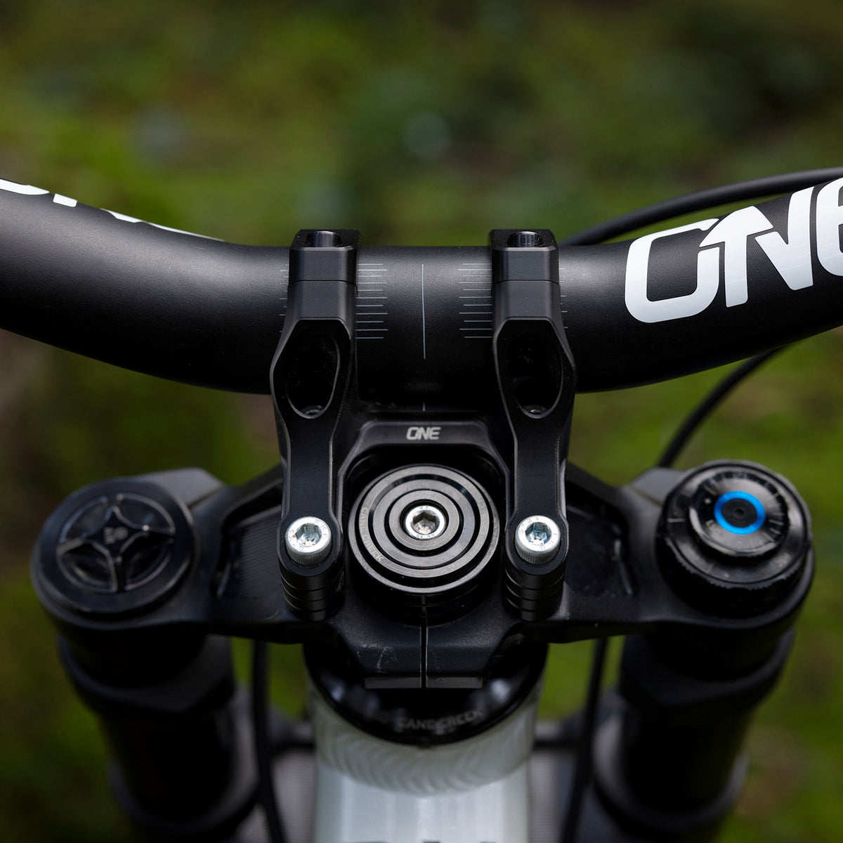 OneUp Components 35mm Carbon Handlebars V2 boutique-mtb