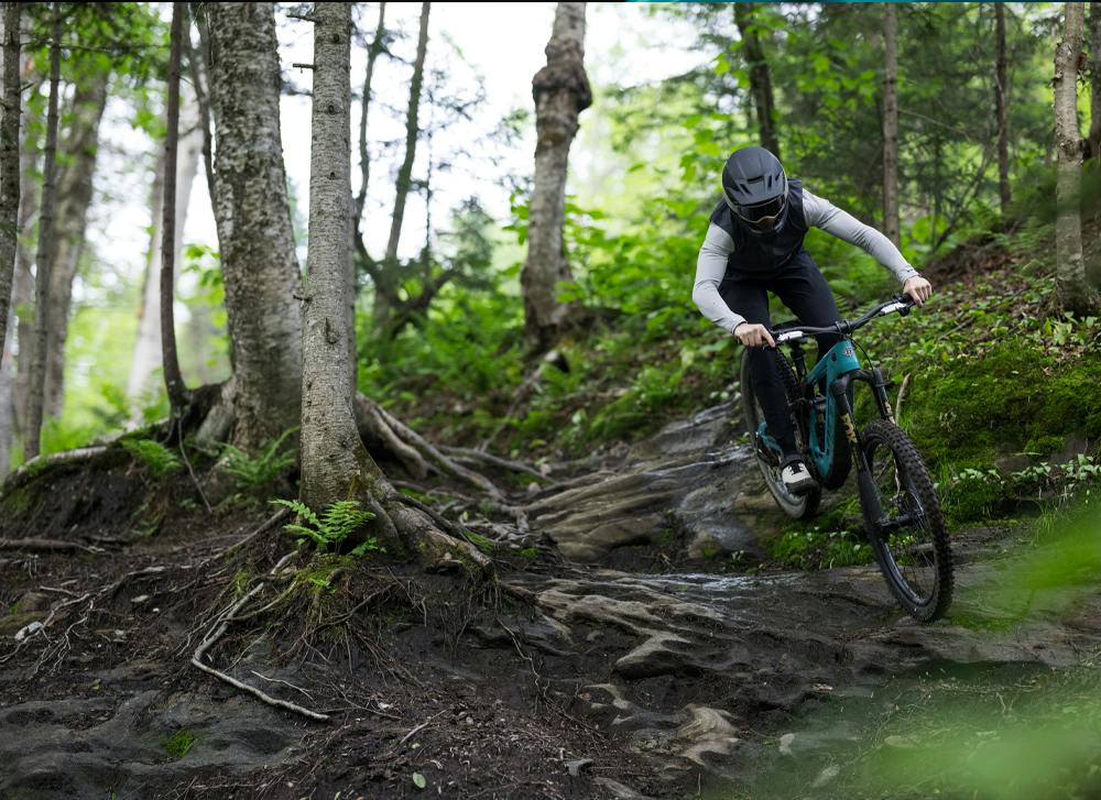Yeti LTe enduro racing
