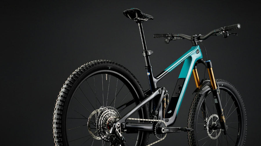 YOU GET TURQ CARBON