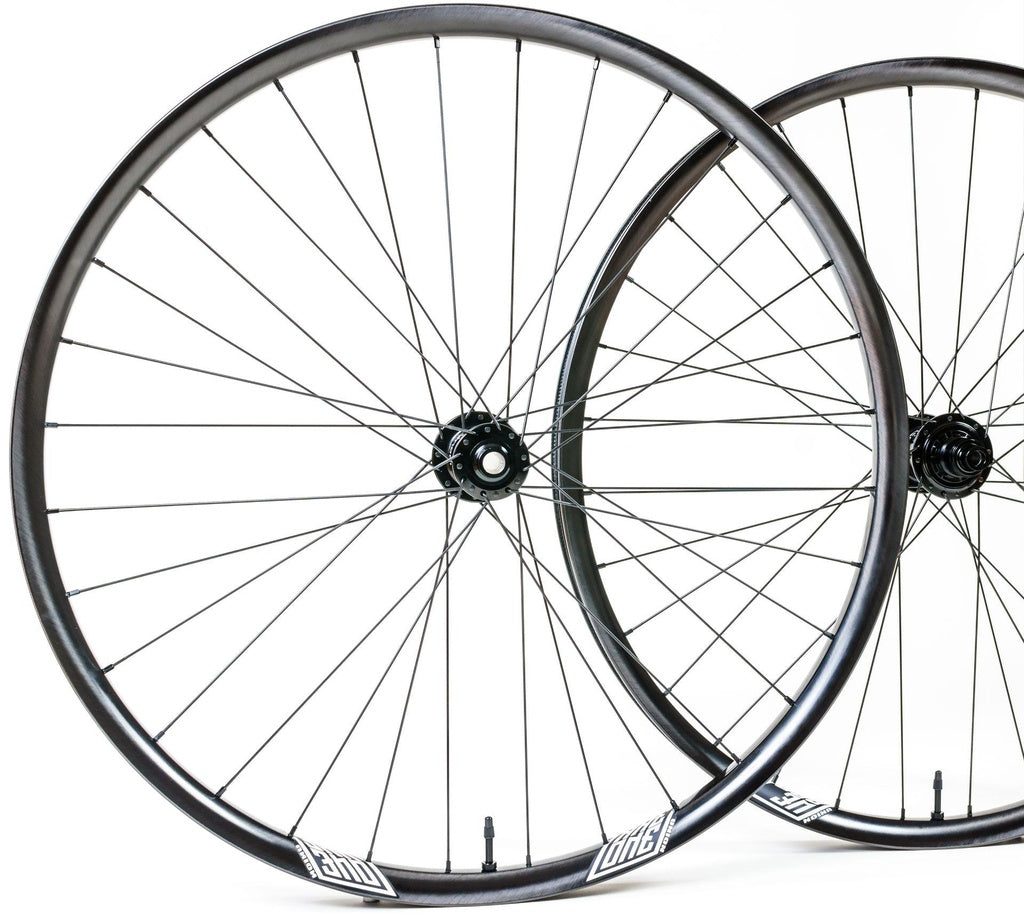 Enduro Racing / BikePark bespoke Carbon Wheelset by True Wheels boutique-mtb